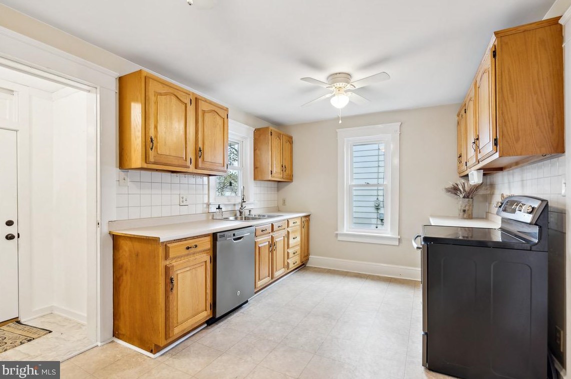 34 Penn St, Hanover PA  17331-1927 exterior