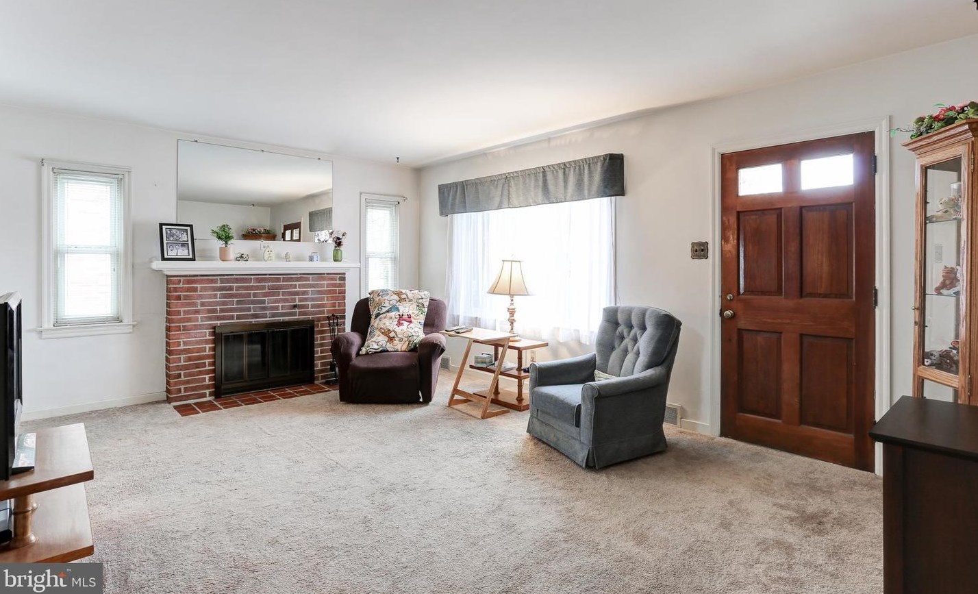 311 Pinehurst Rd, York, PA 17402