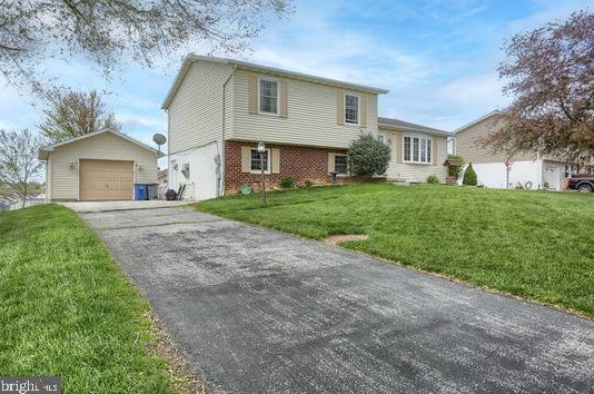 121 Circle Dr, Hanover, PA 17331-9373
