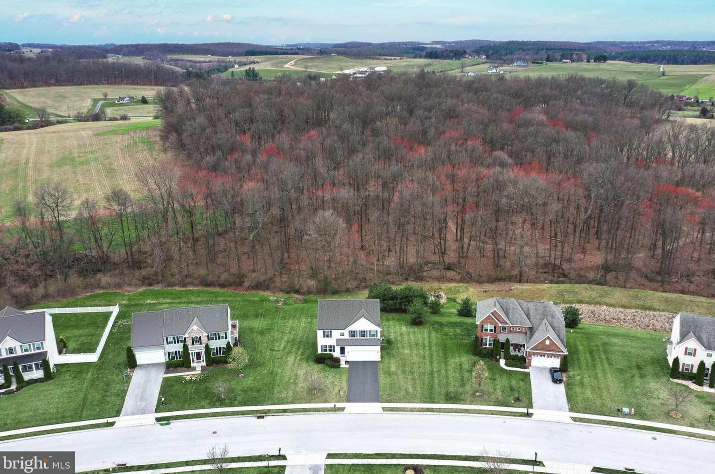 101 Louvain Dr, Hanover, PA 17331-8695