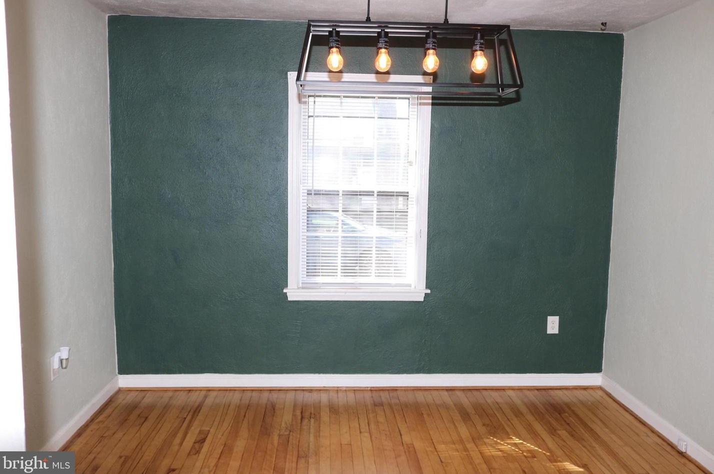 939 Midland Ave, York PA  17403-2935 exterior