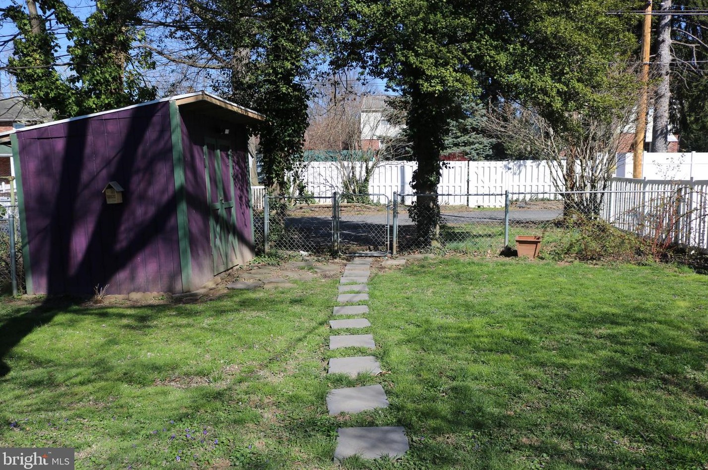 939 Midland Ave, York PA  17403-2935 exterior