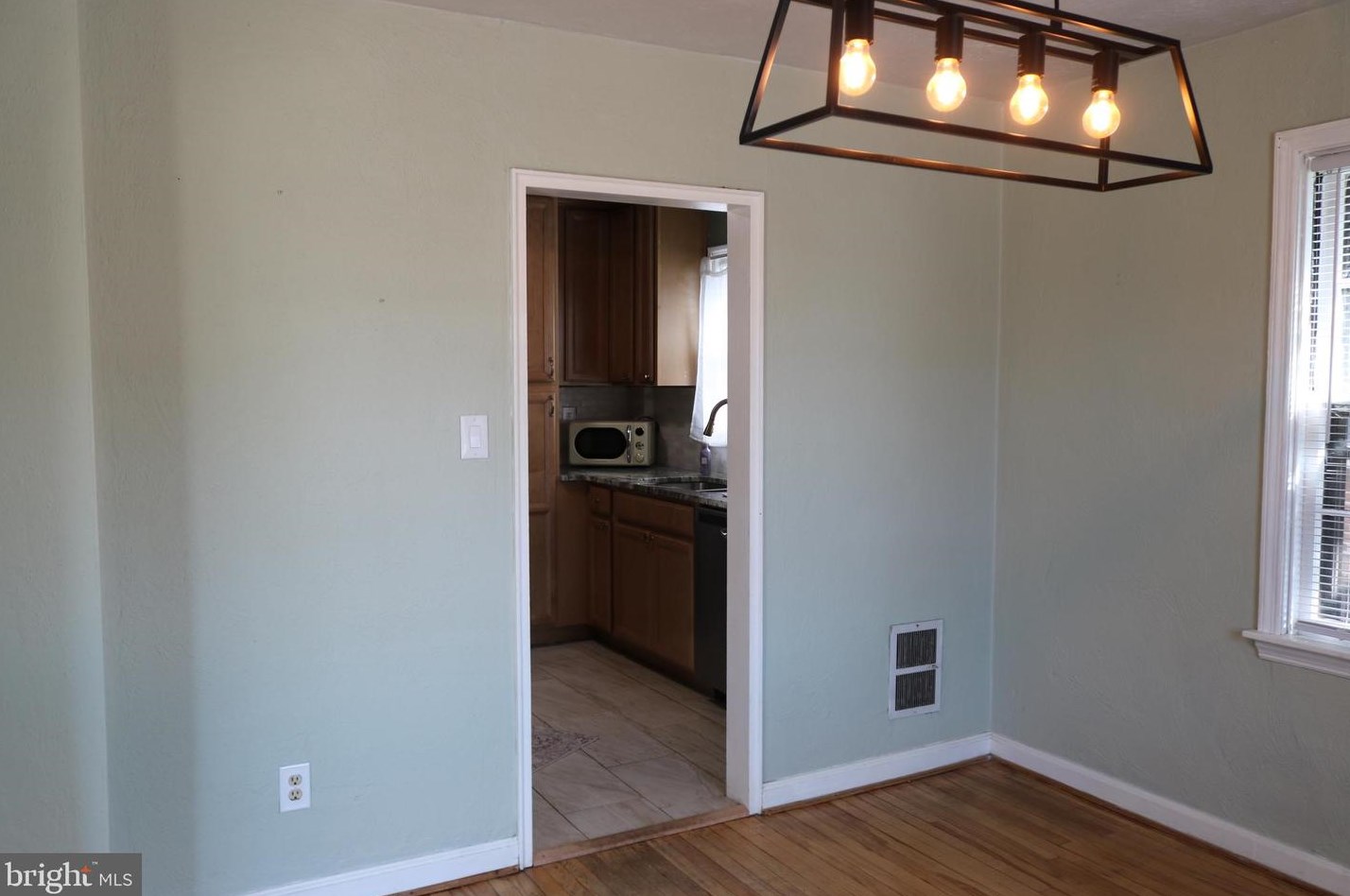 939 Midland Ave, York PA  17403-2935 exterior