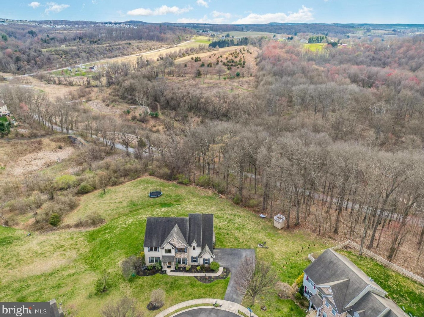 122 Farmington Dr, York, PA 17407