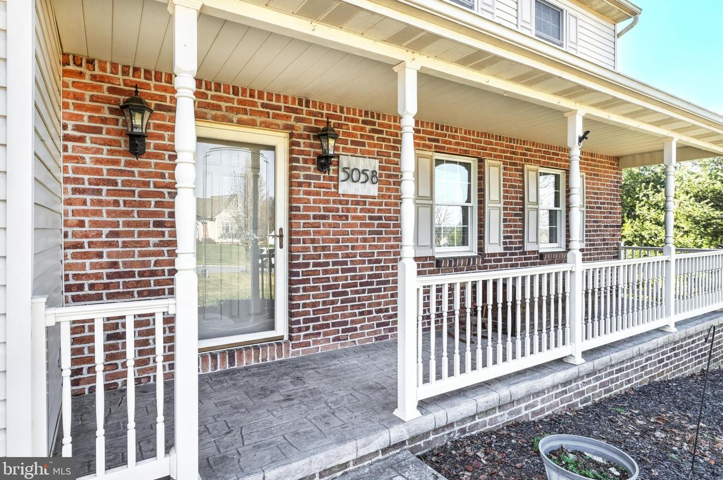5058 Hickory View Dr, Spring Grove, PA 17362-7871