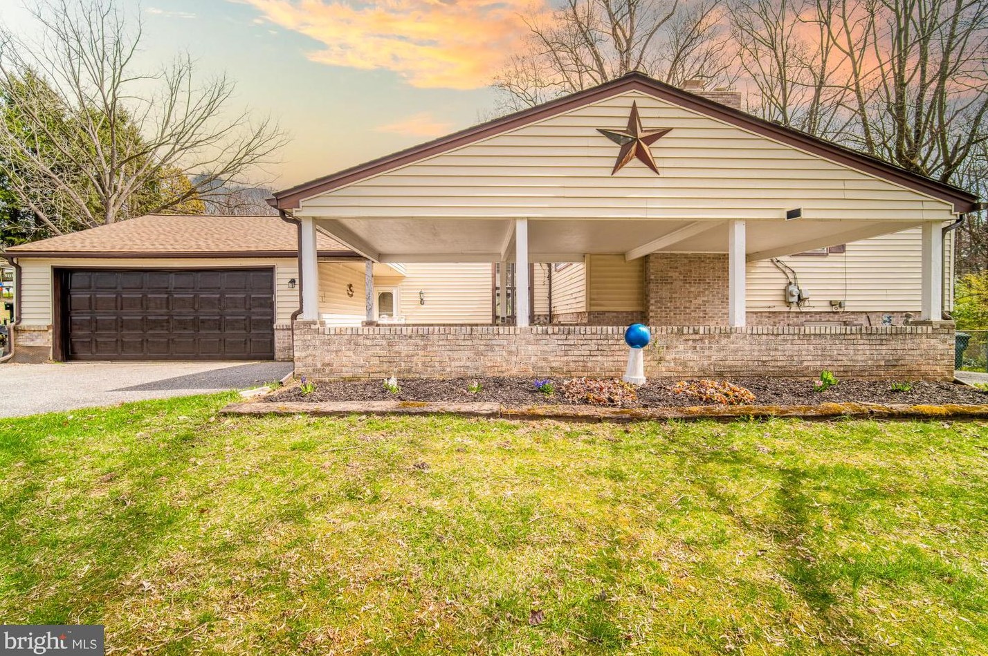 835 Beaverton Dr, York, PA 17402