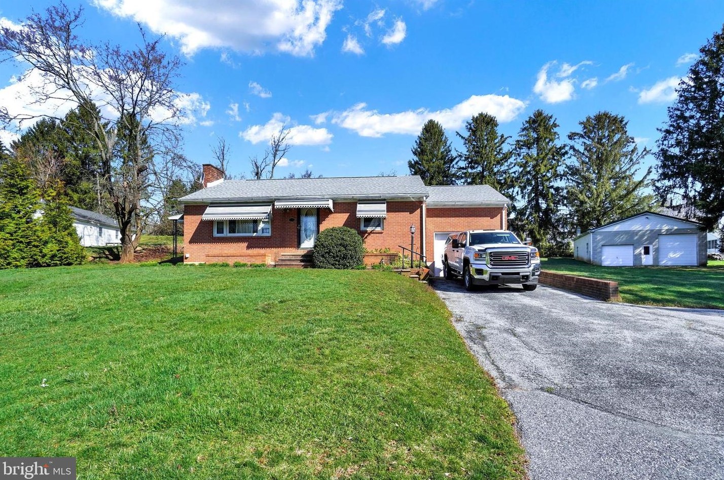 17 Pleasant Ave, Tolna, PA 17349-9519