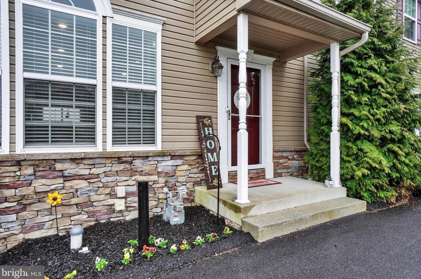 655 Sunglow Dr, Shrewsbury, PA 17361