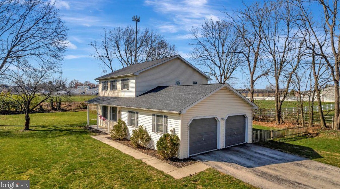 215 John St, Hanover, PA 17331-3352