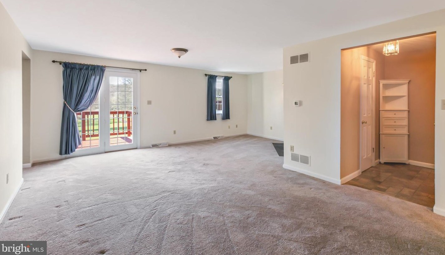 902 Eagle Ln, Longlevel, PA 17368-9622
