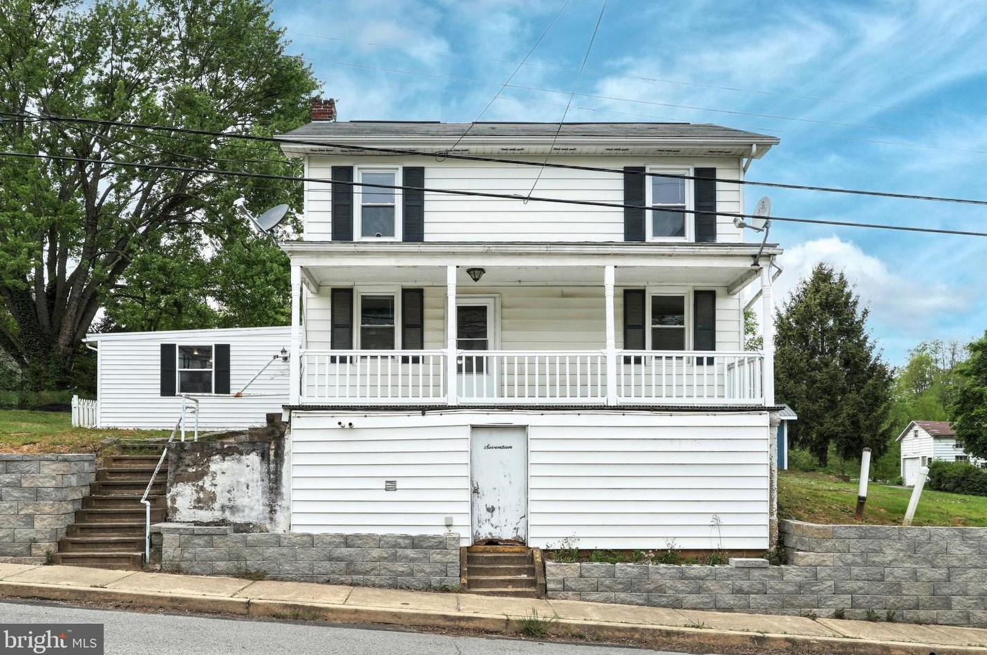 17 E Maple St, Longlevel, PA 17368