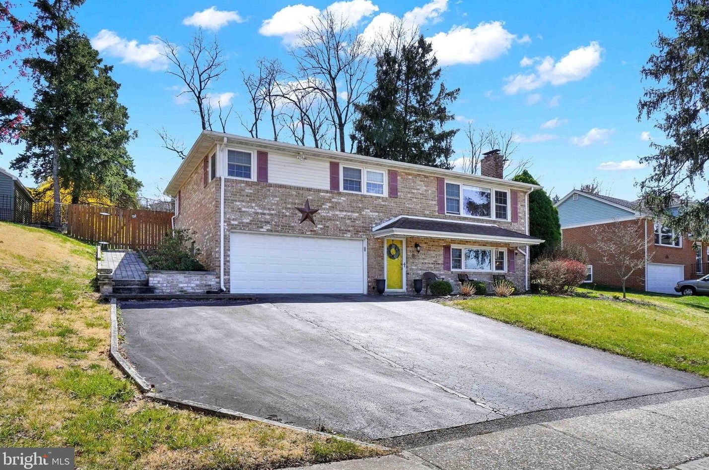 2600 Eastwood Dr, York, PA 17402
