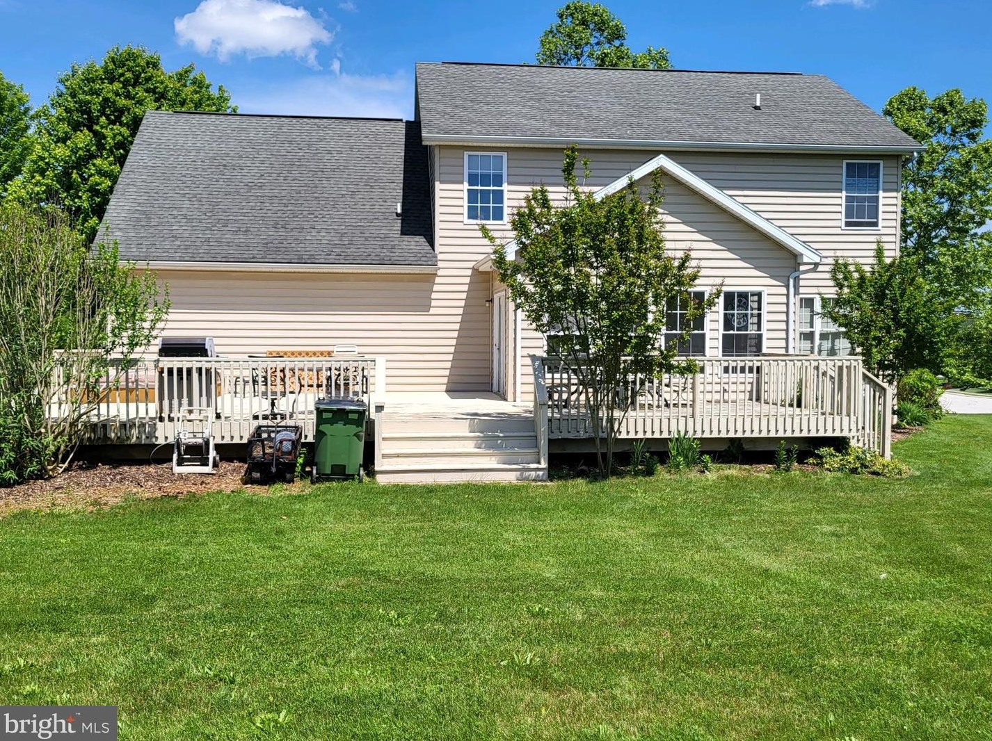 165 Ridgewood Dr, Hanover PA 17331-8473 exterior