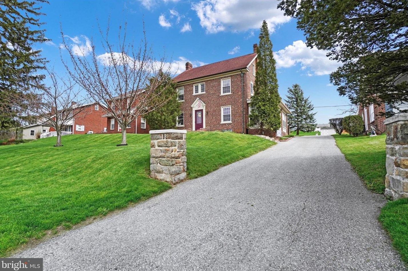 3070 Market St, York, PA 17402-2501