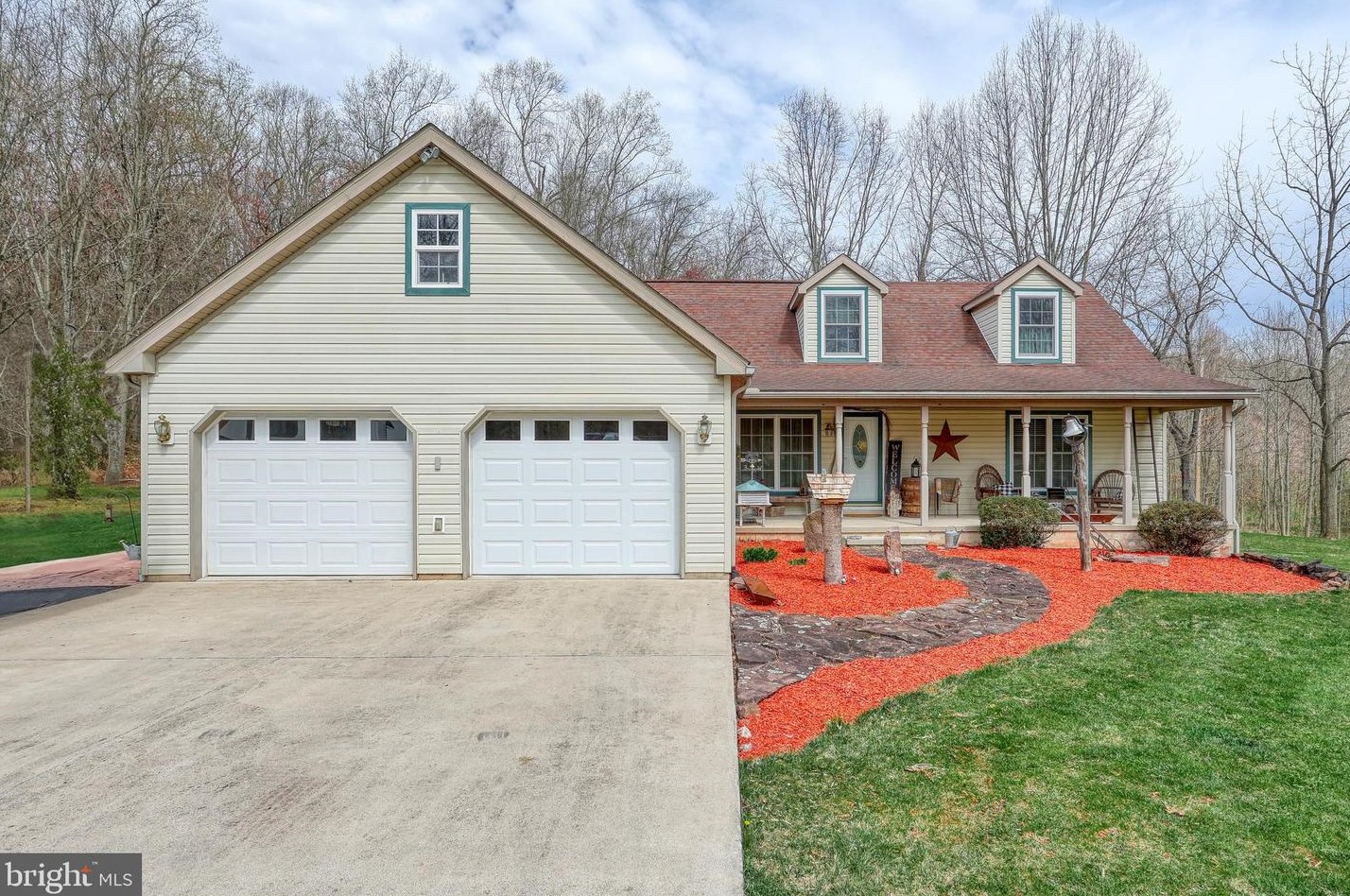 1560 Jug Rd, York, PA 17315
