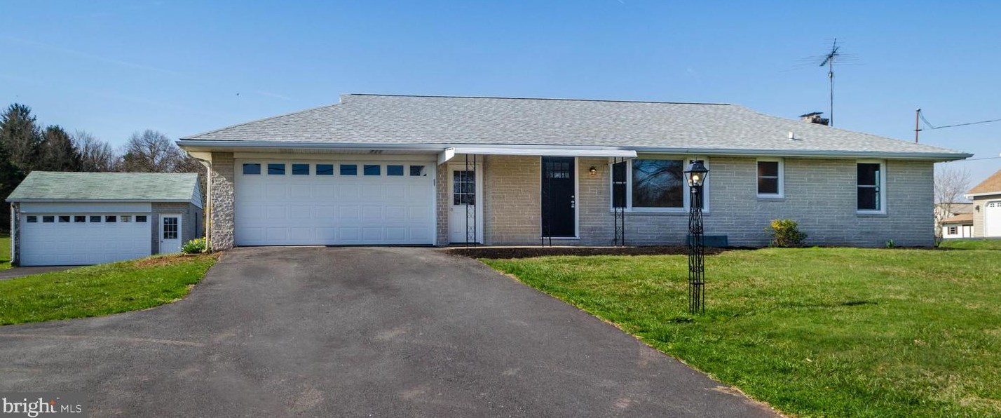 1234 Delta Rd, Red Lion, PA 17356-9728
