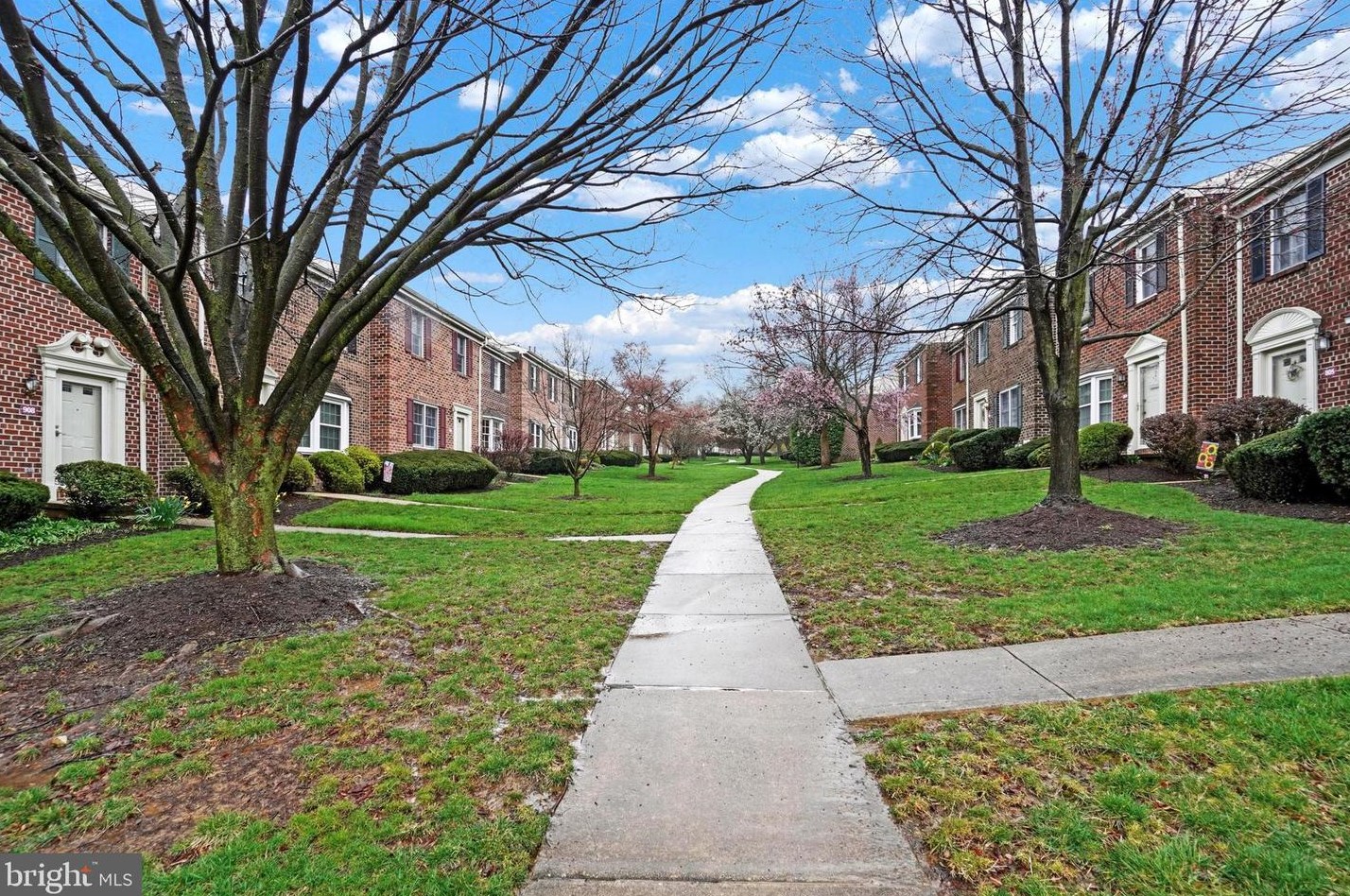 908 Chambers Rdg, York PA  17402-8822 exterior