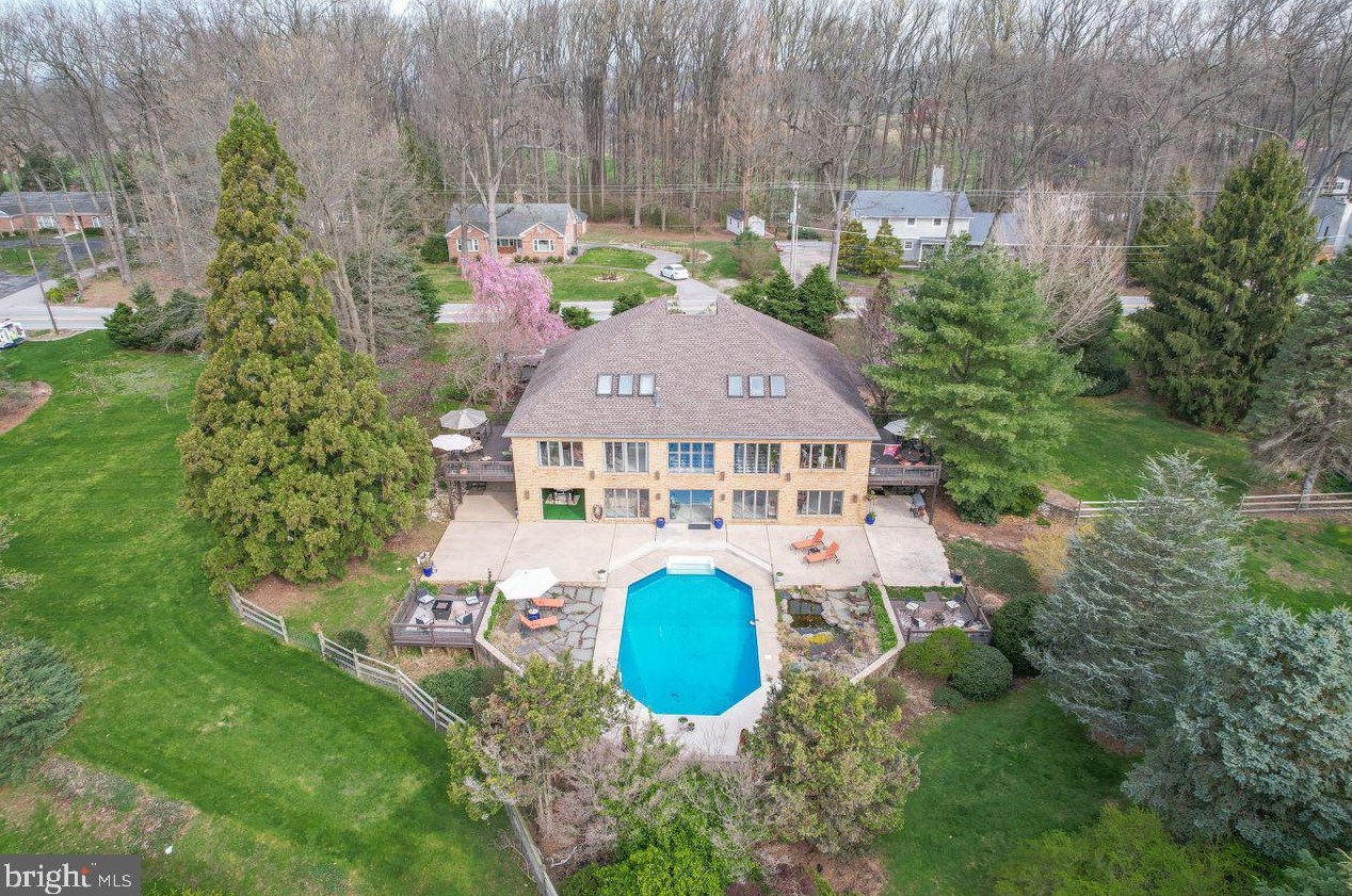228 Reynolds Mill Rd, York, PA 17403-9559