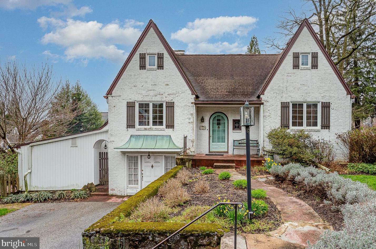 1900 Crescent Rd, York, PA 17403-4702
