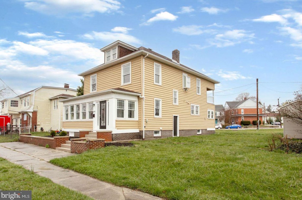 383 High St, Hanover, PA 17331-2304