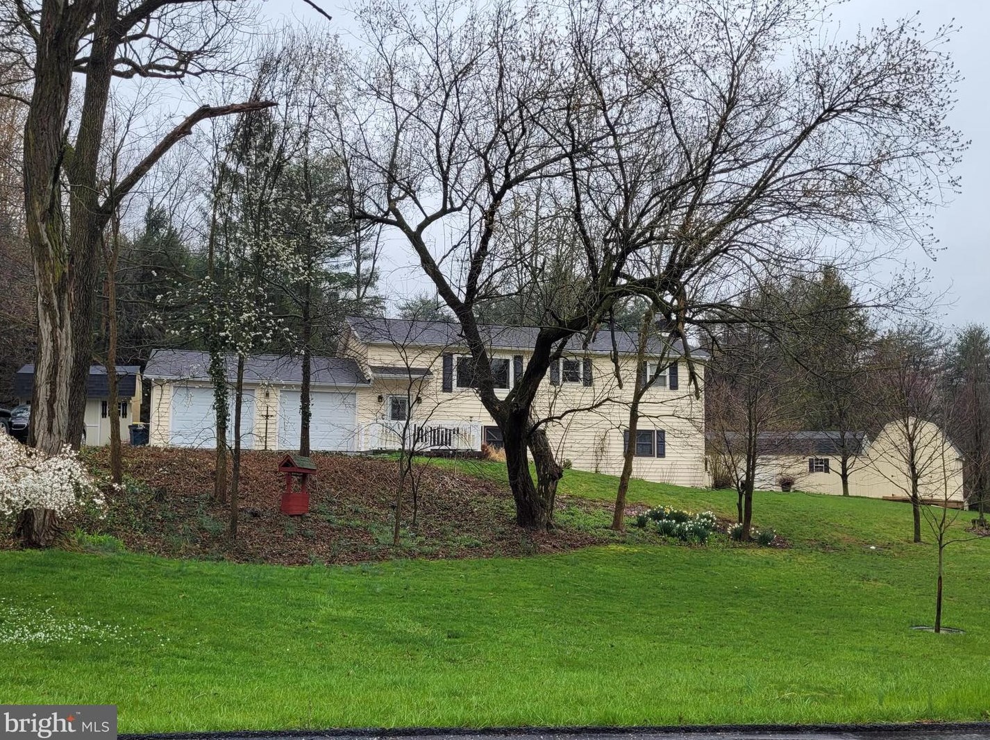 95 Eagle Ln, Etters, PA 17319-9733