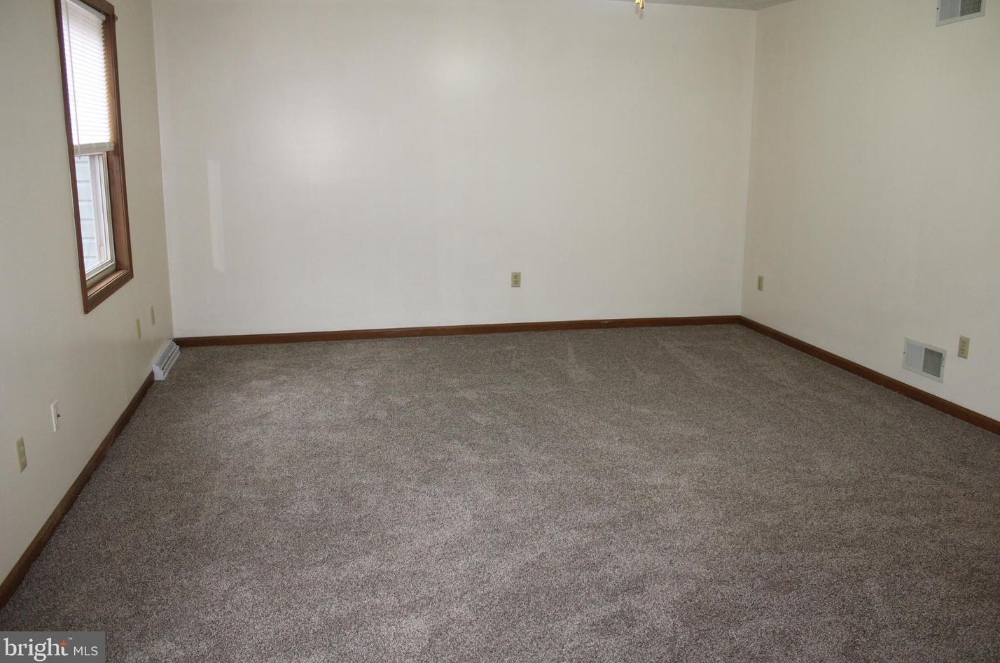 113 Manchester St, Hametown, PA 17327