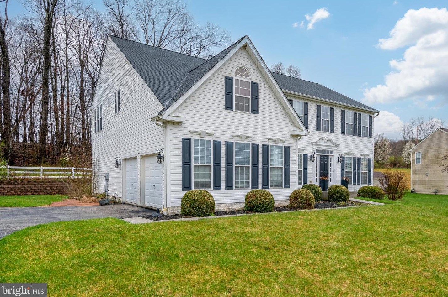 26 Tree Hollow Dr, Shrewsbury, PA 17361