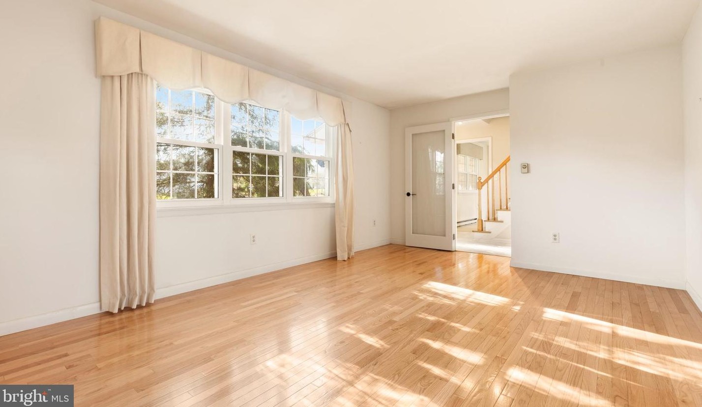 11 Farm House Ln, Camp Hill, PA 17011