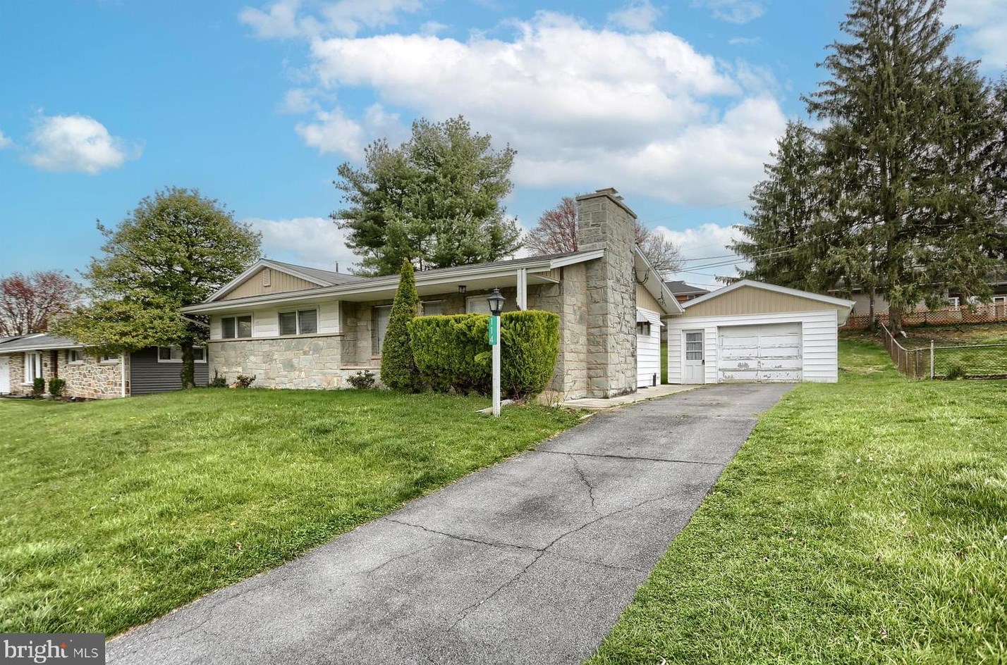 114 Sunset Dr, Rudytown, PA 17070