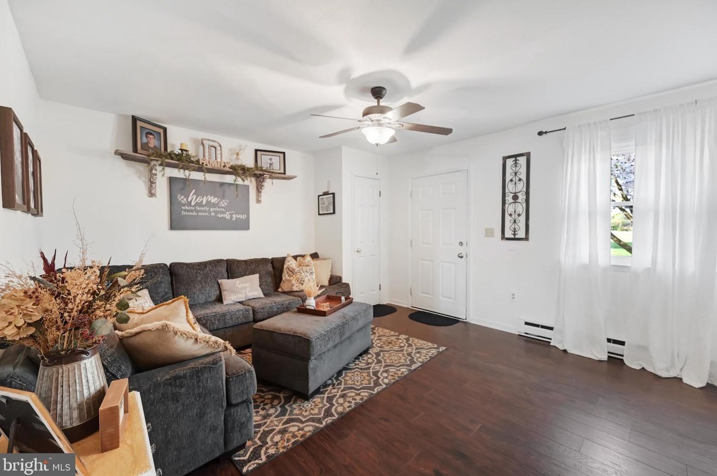 530 Hammond Ave, Hanover, PA 17331-3817