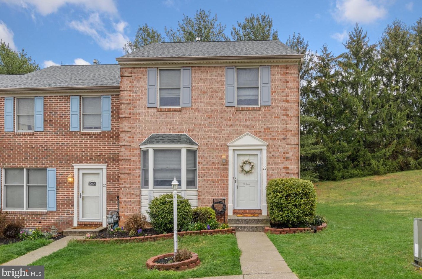 22 Hunters Run Ct, Red Lion, PA 17356-8230