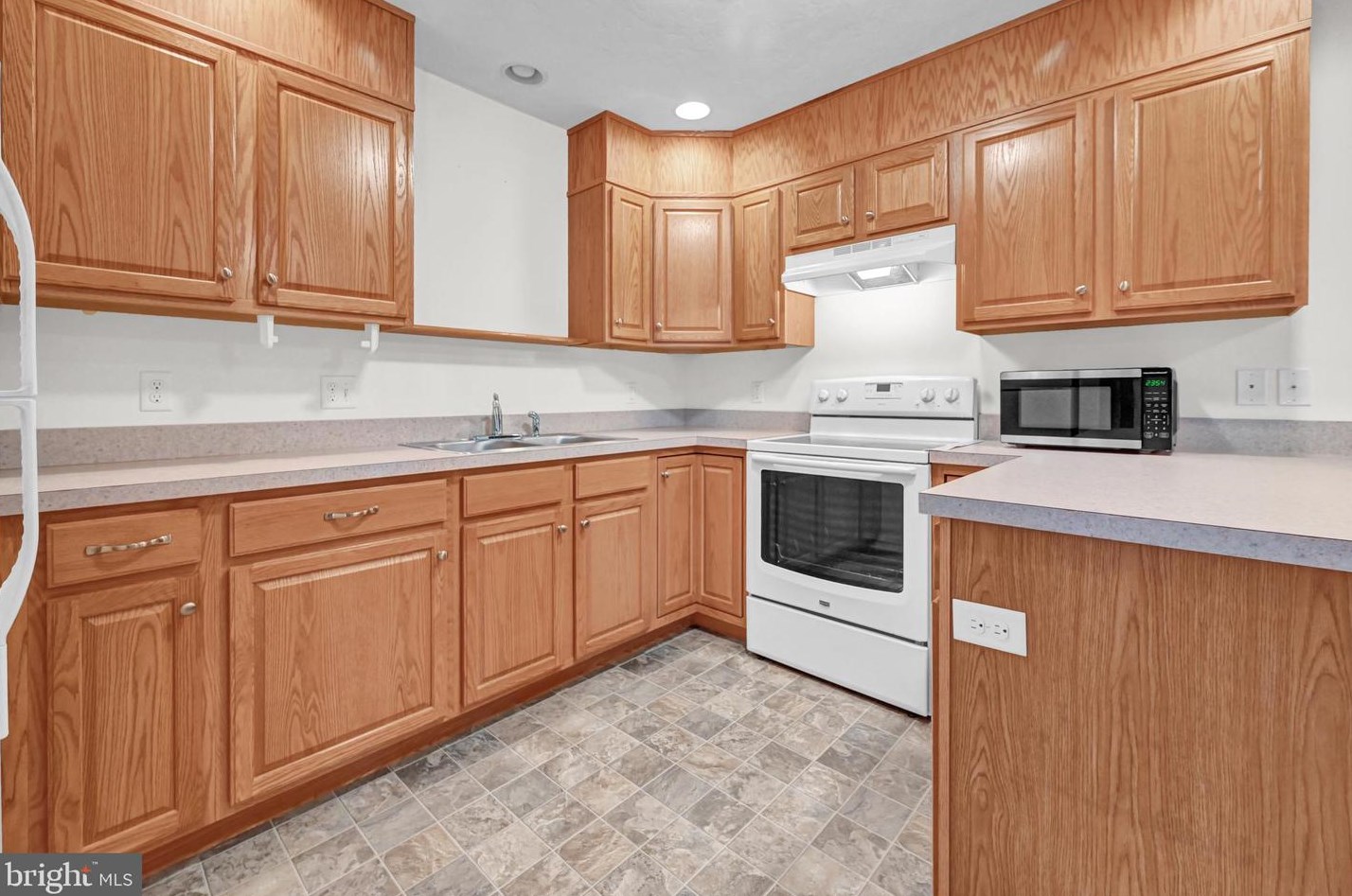 1394 Chami Dr, Spring Grove, PA 17362