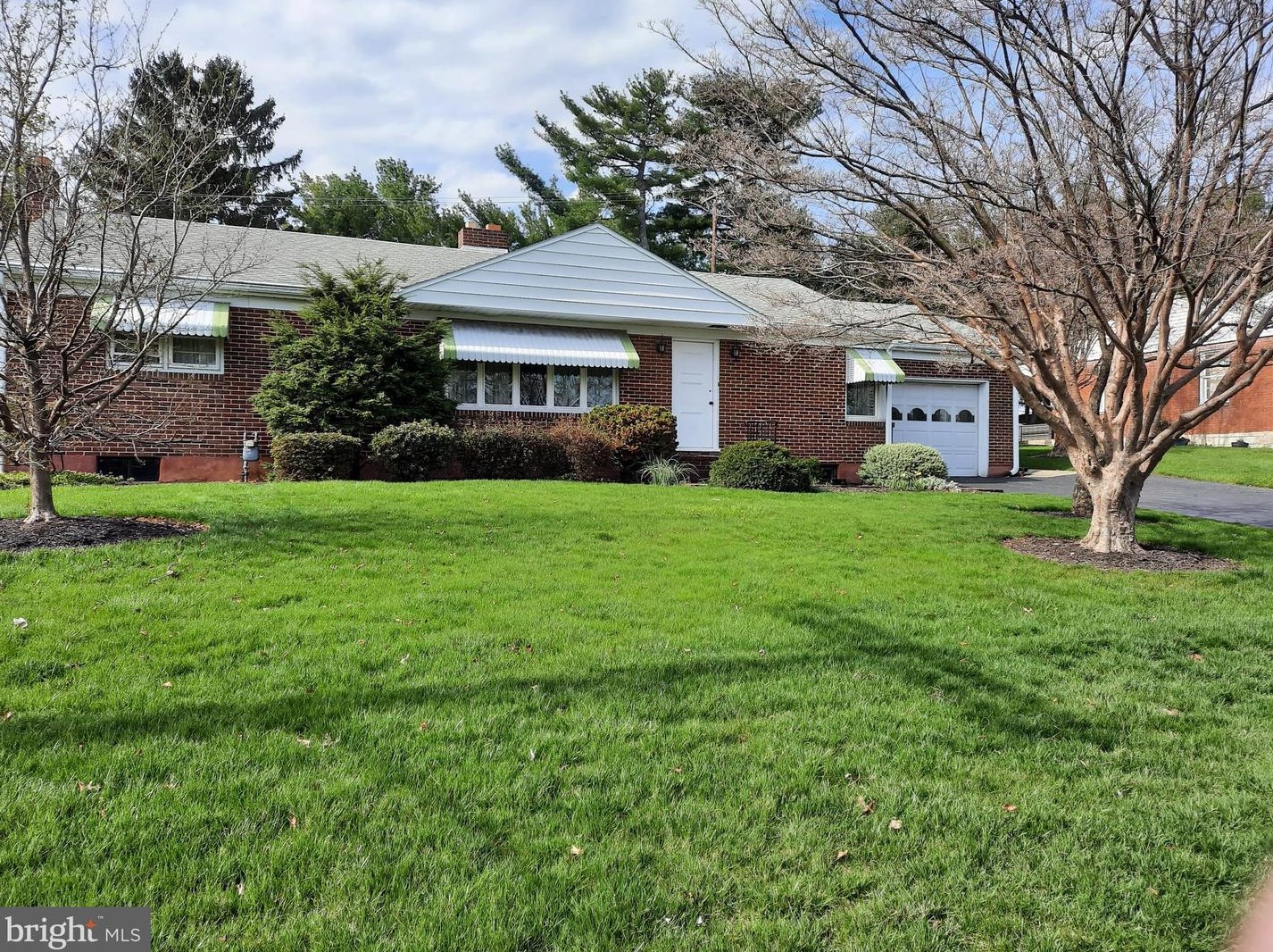 1867 Altland Ave, York, PA 17404