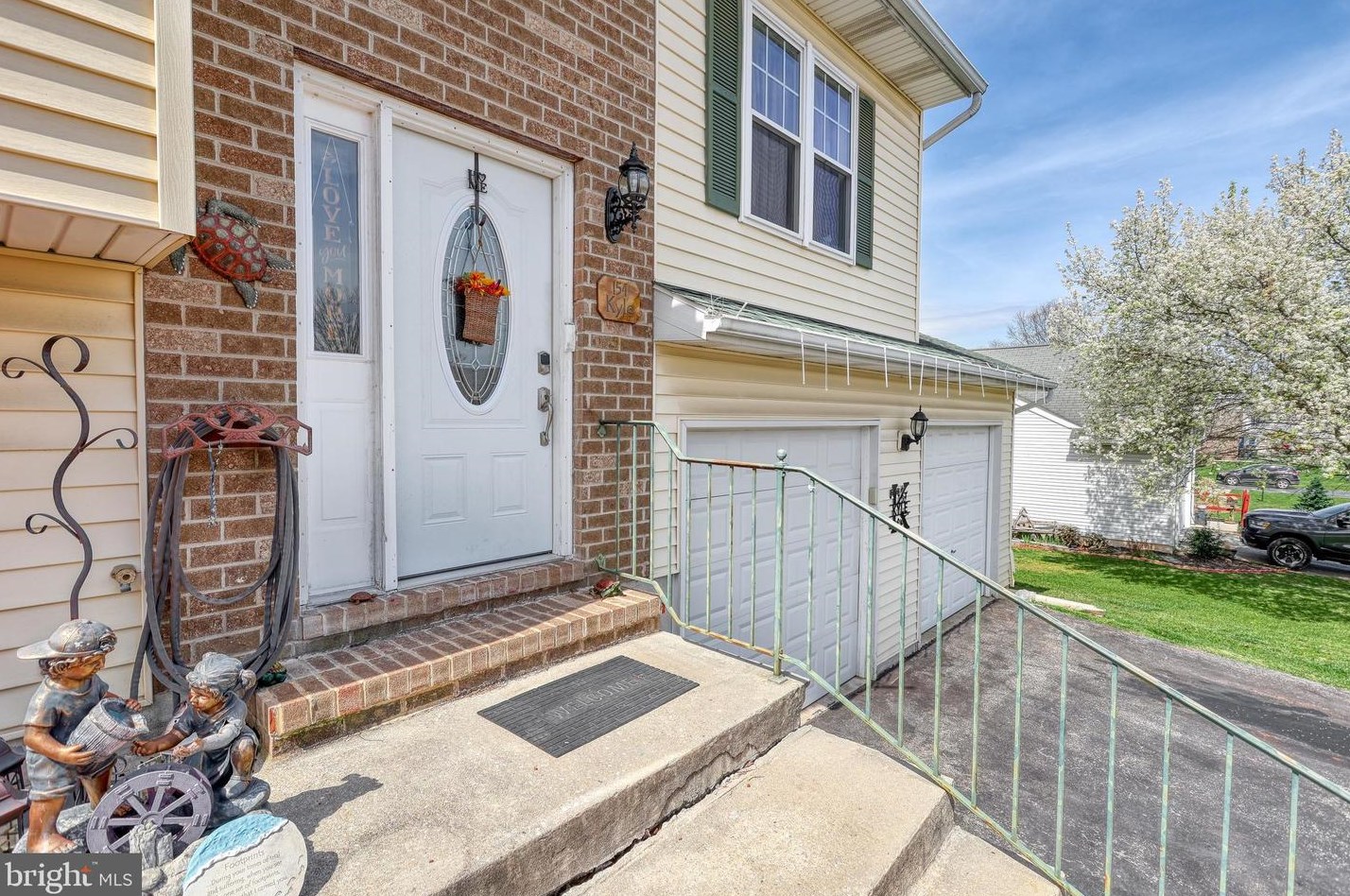 154 Winston Dr, York, PA 17408