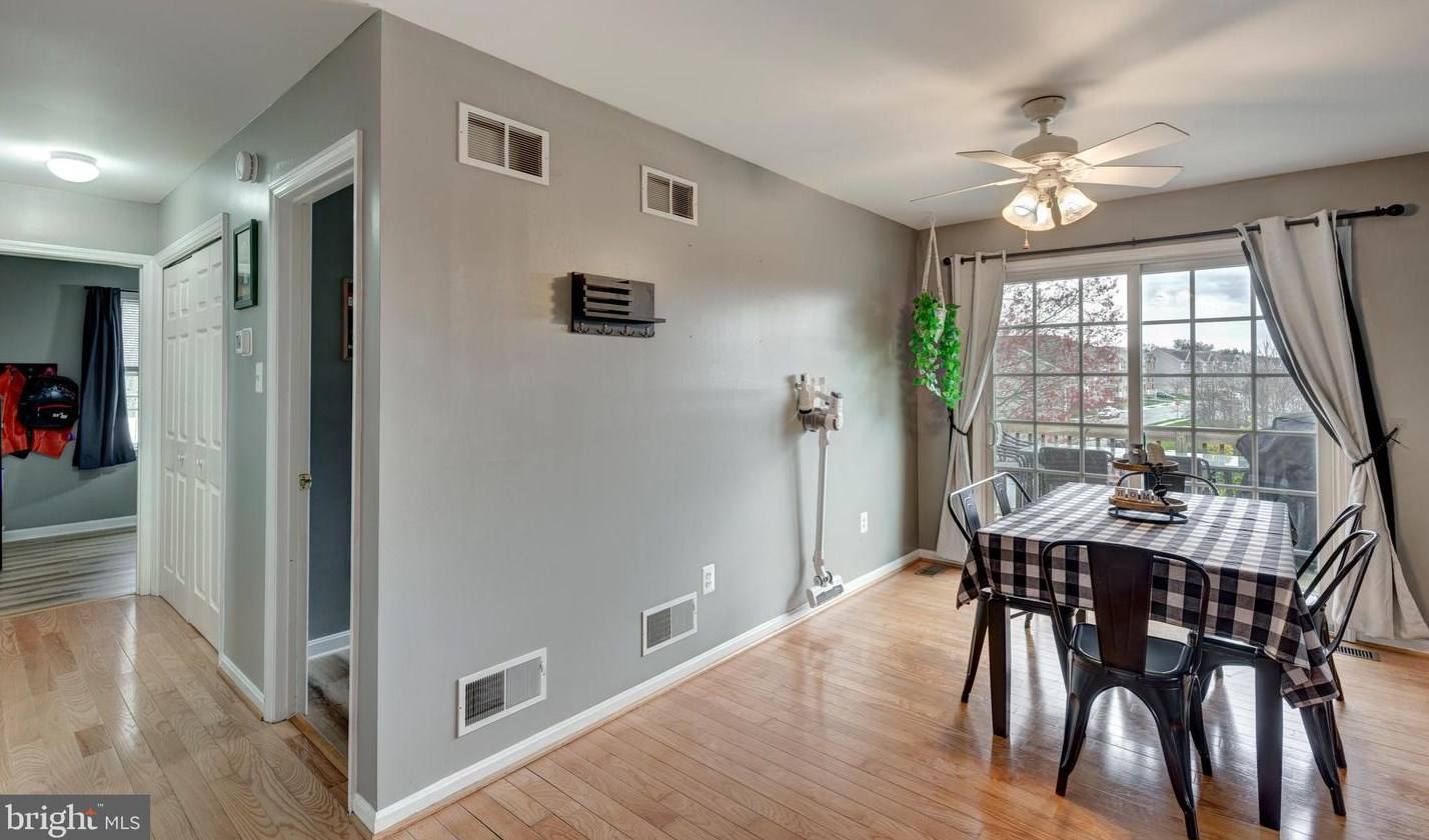 1401 Wanda Dr, Hanover PA  17331-8626 exterior