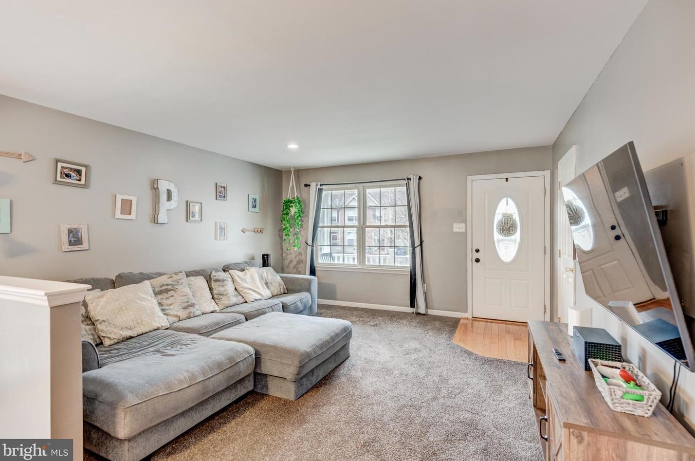 1401 Wanda Dr, Hanover PA  17331-8626 exterior