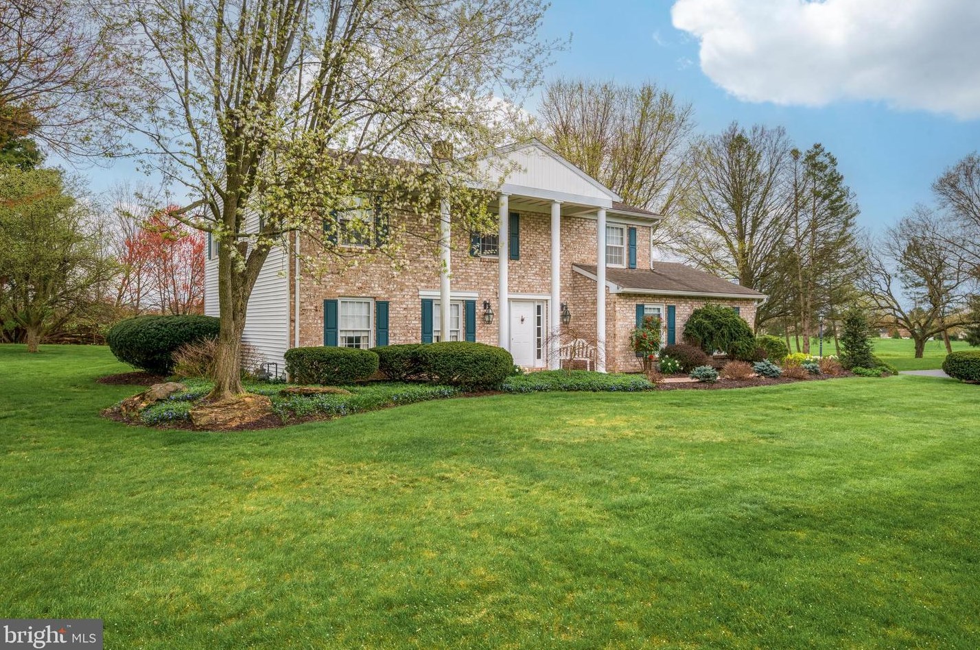 2427 Hepplewhite Dr, York, PA 17404