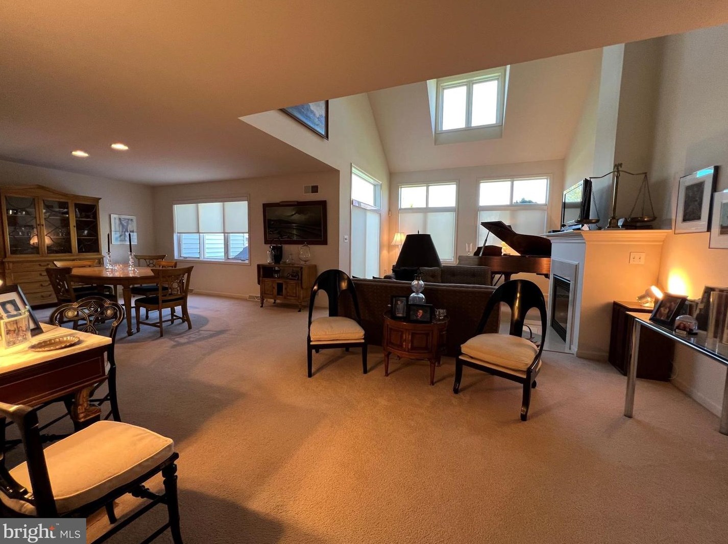 141 Fountain Dr, York, PA 17402-9121