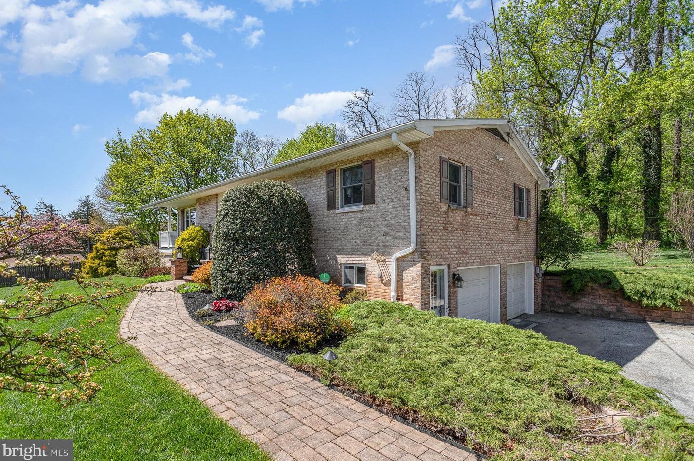 111 W Walnut St, Red Lion, PA 17356