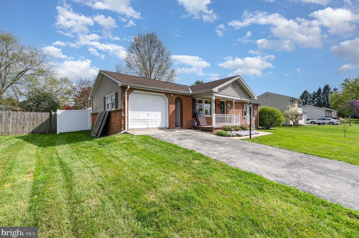 3061 Muirfield Rd, York, PA 17315-3463