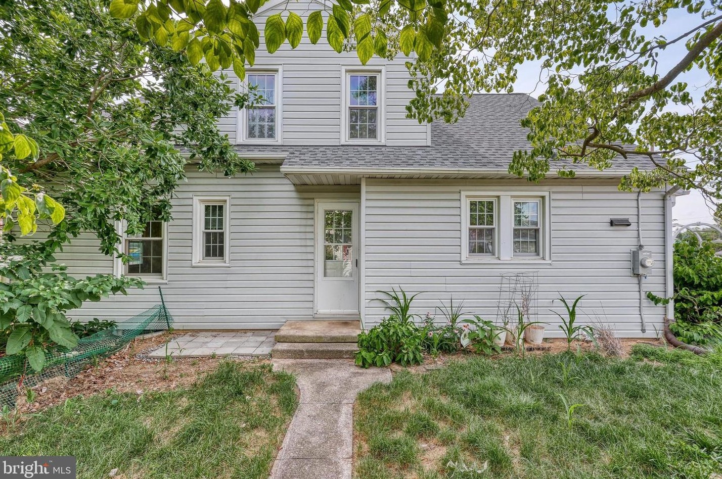 63 George St, Hanover PA 17331-1912 exterior