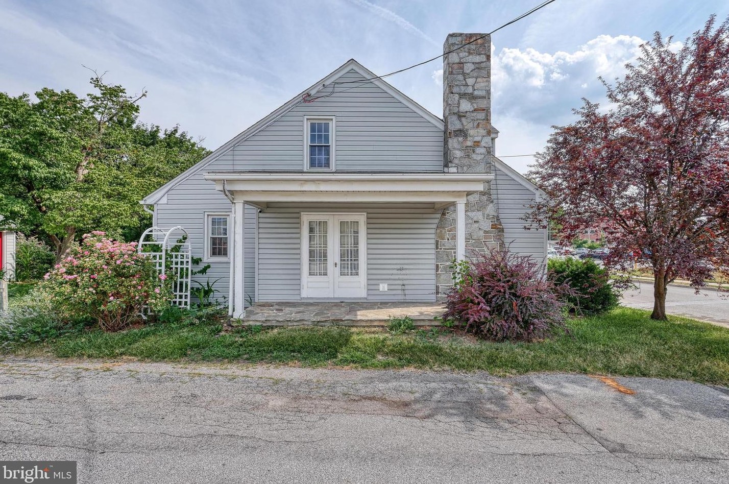 63 George St, Hanover PA 17331-1912 exterior