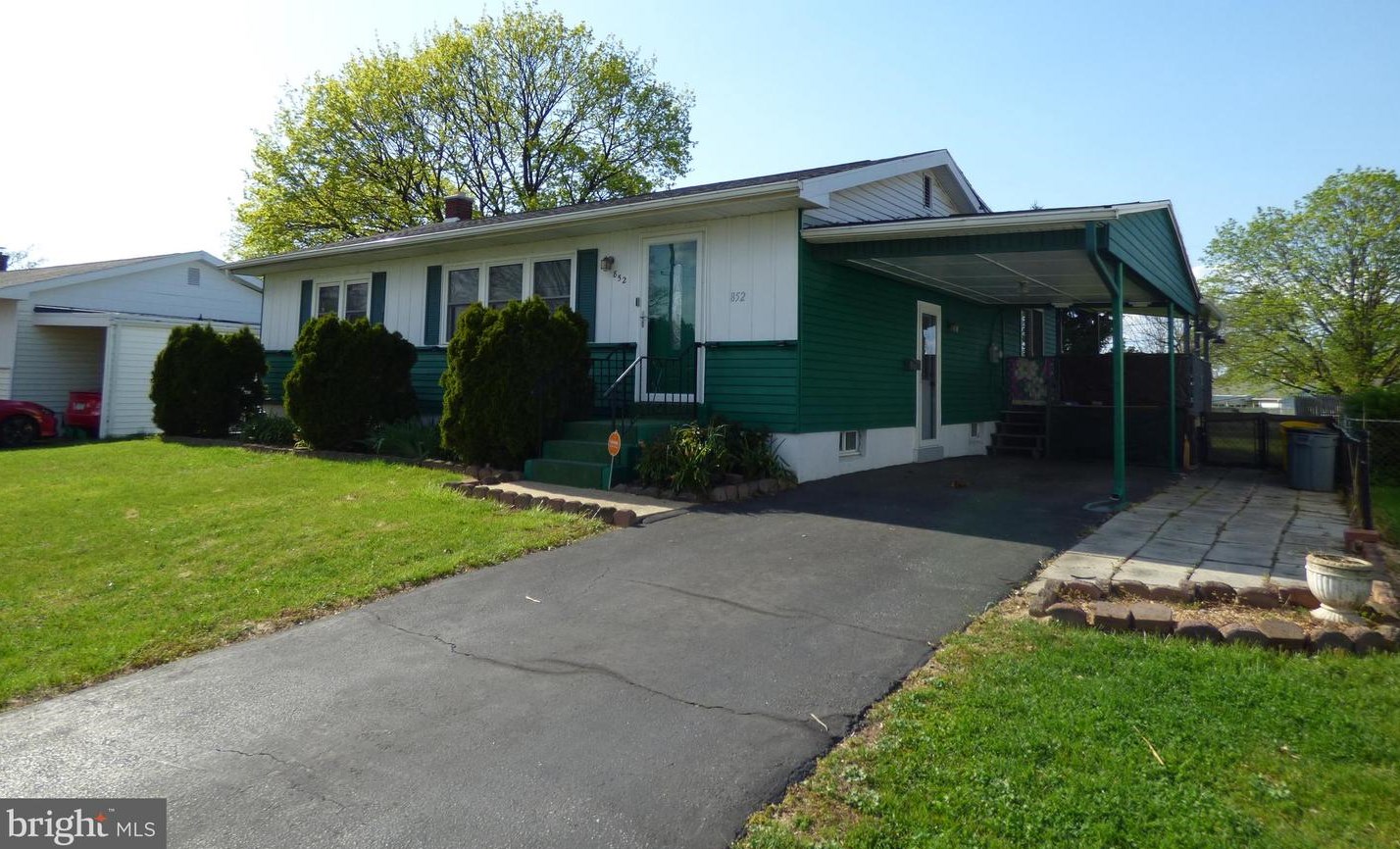 852 Gunnison Rd, York, PA 17404-2359