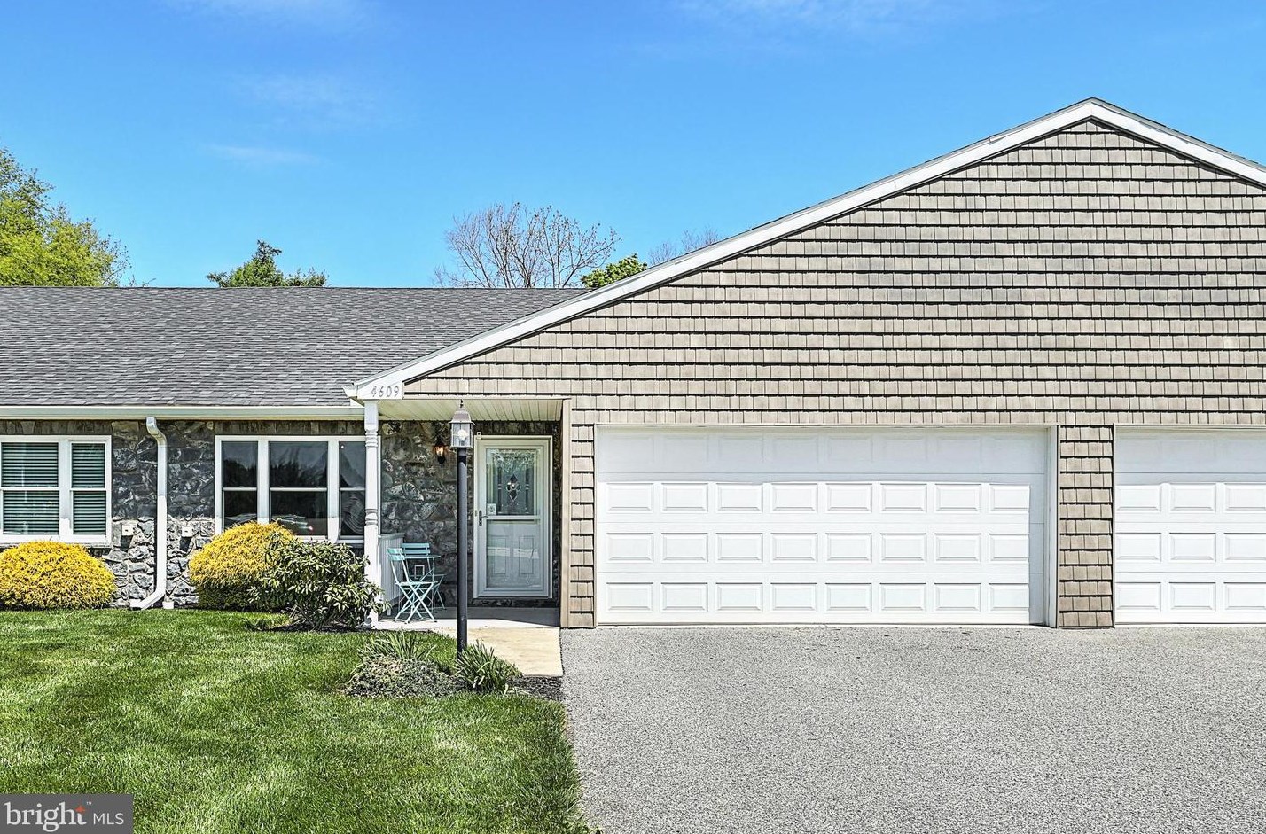 4609 Clair Mar Dr #39, York, PA 17315
