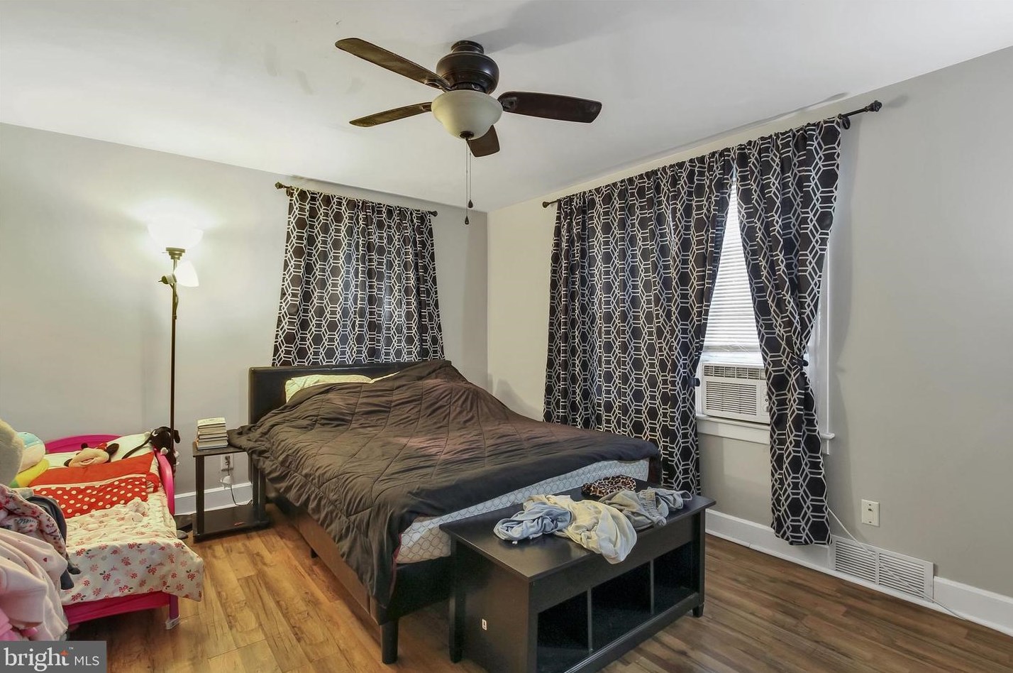 733 York St, Hanover PA 17331-3227 exterior