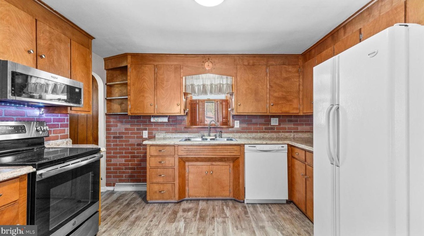 110 Fame Ave, Hanover PA  17331-1535 exterior