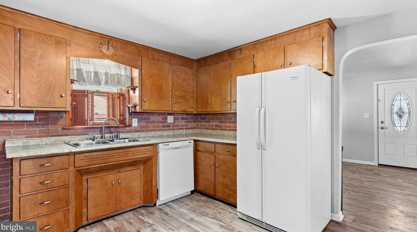 110 Fame Ave, Hanover PA  17331-1535 exterior