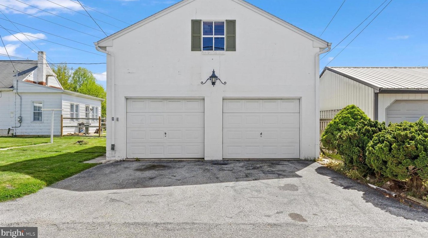 110 Fame Ave, Hanover PA  17331-1535 exterior