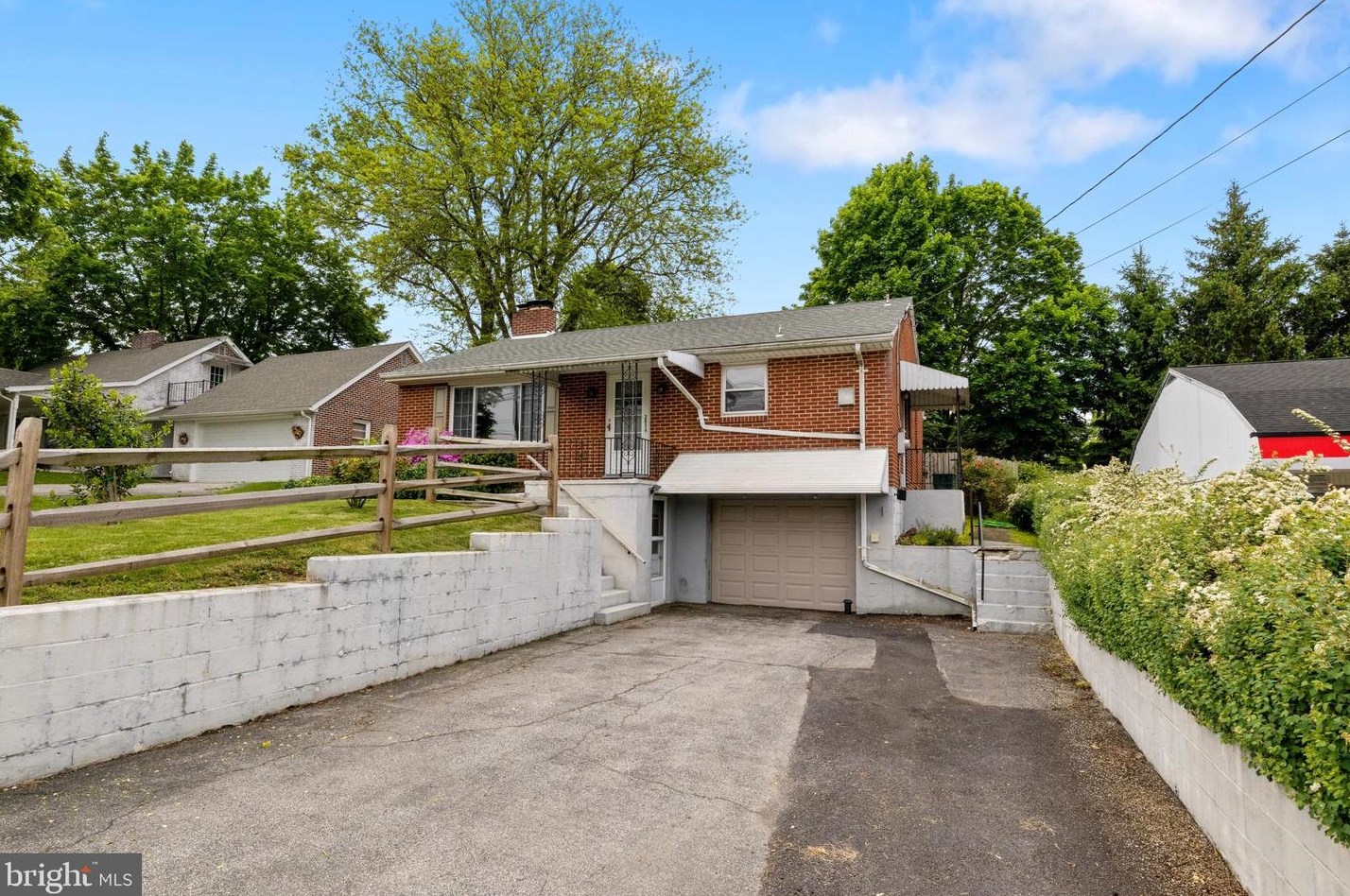2814 Carlisle Rd, York PA  17408-1473 exterior