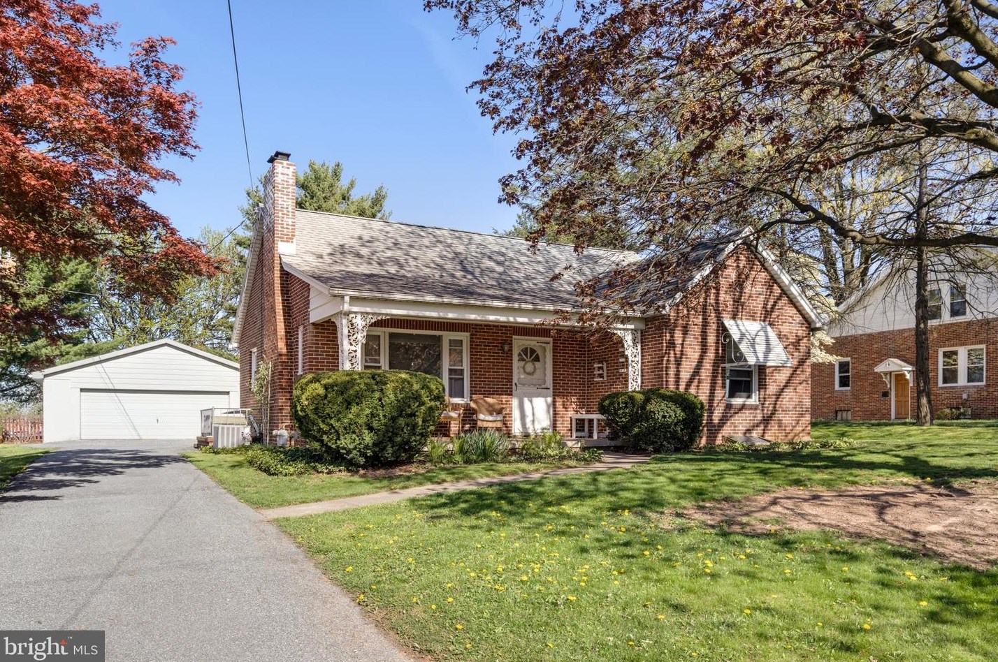 2195 Queen St, York, PA 17402-4628
